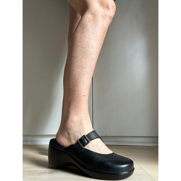 Vionic Fallon clogs black Size 10 Comfort slides Leather Embellished Mary Jane - Picture 1 of 11